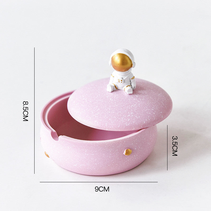 Cute Creative Astronaut Ashtray With Lid