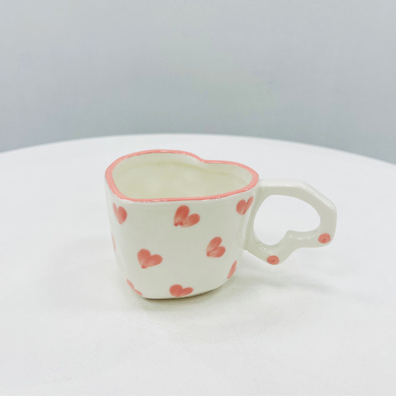 Ceramic mugs give girls lovely and high beauty