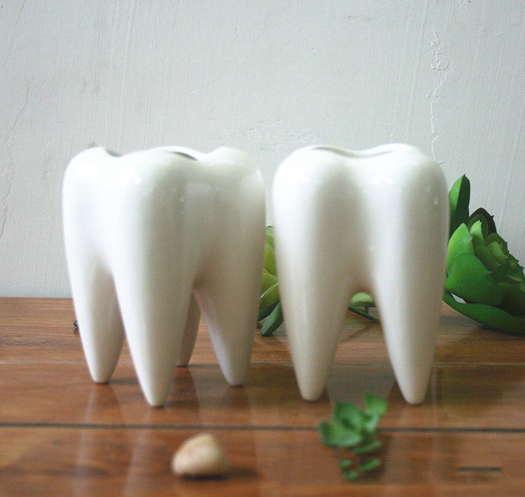 Tooth shaped tabletop ceramic flowerpot